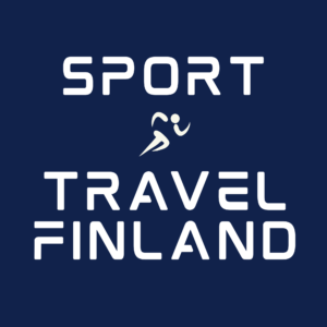Sport & Travel Finland yhdistyksen logo. Tummansininen pohja ja valkoinen teksti.